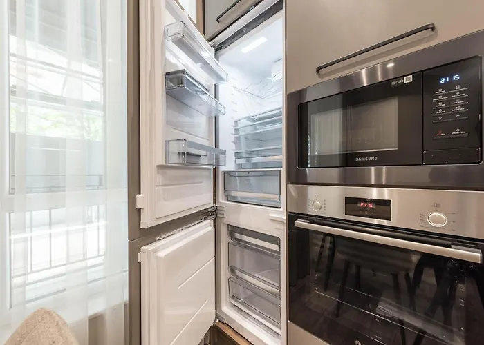 Center Luxury Apartment *